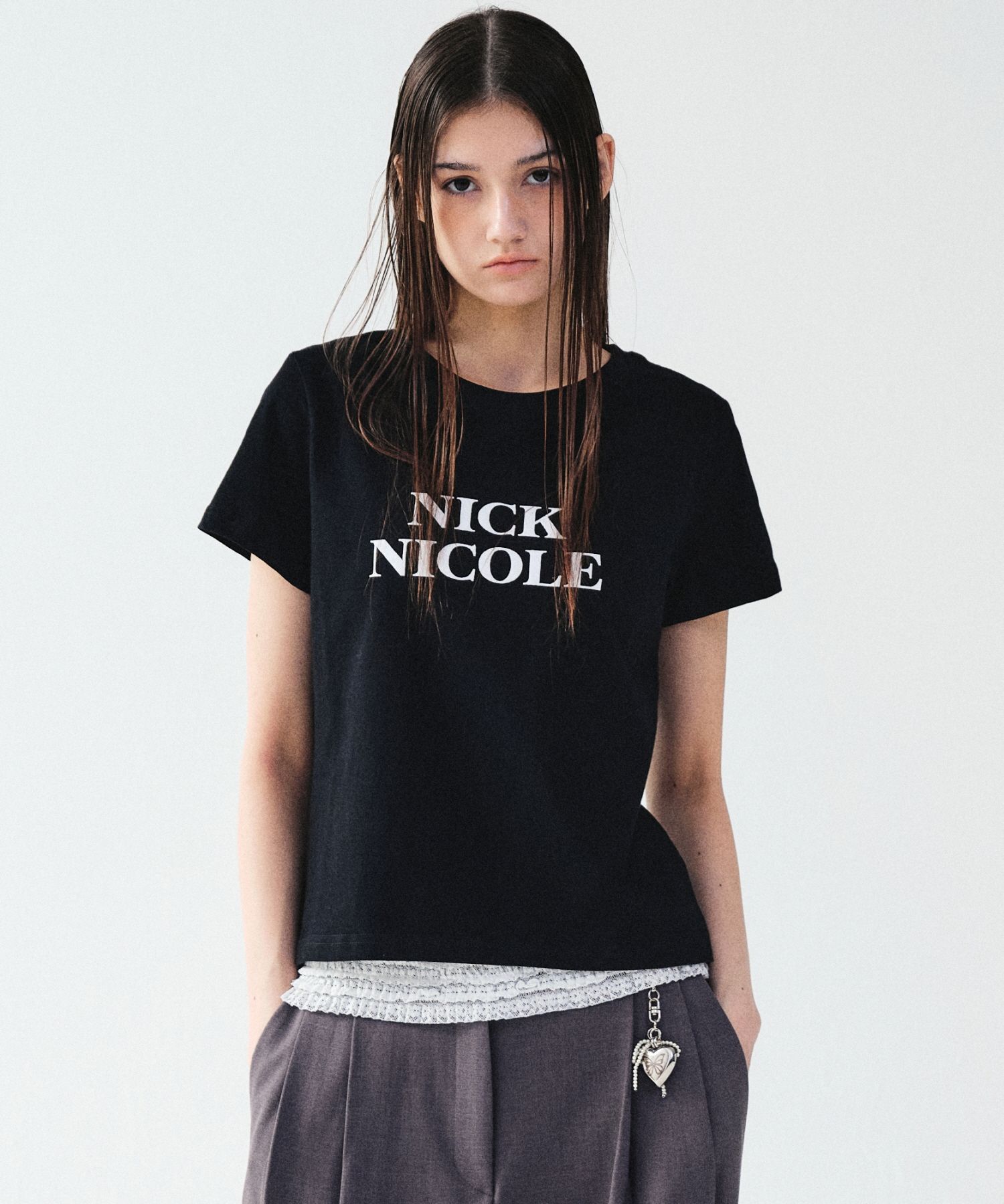 【NICK&NICOLE】 ESSENTIAL NICOLE LOGO SLIM TOP /追跡付 NICK&NICOLE】 ESSENTIAL NICOLE LOGO SLIM TOP /追跡付