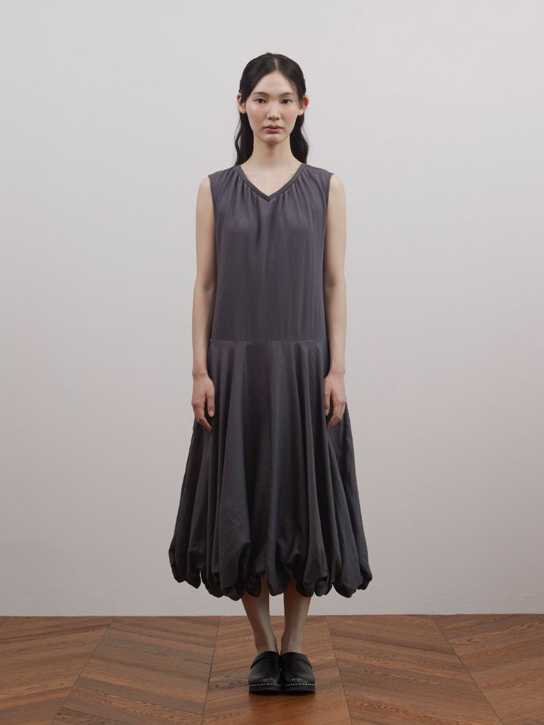 Shirred V-Neck Volume Dress / Deep Purple