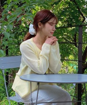 소프트 라운드넥 버튼 니트 가디건_옐로우