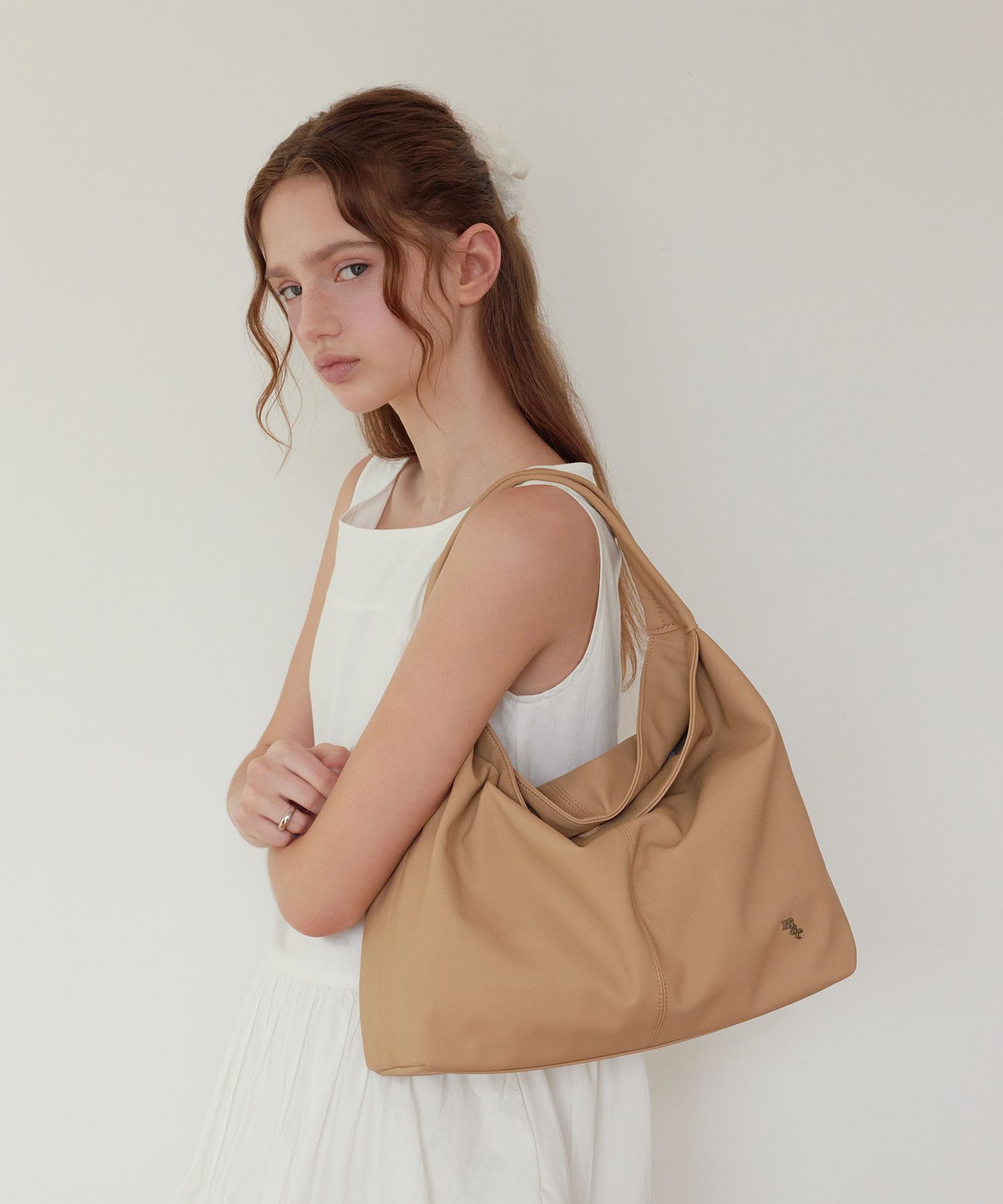 MUSINSA | MUCU AND EBONY Ballon Bag _ Ballon Bag Sand Beige