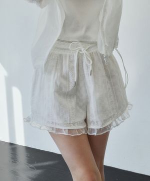 (woman) 펀칭 프릴 숏팬츠_White