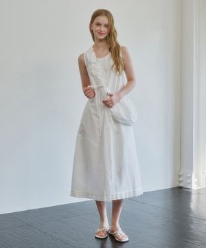 (woman) [셔링백 SET] 테슬 롱 원피스_White