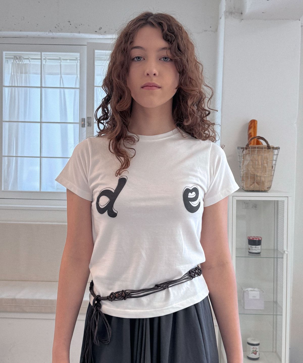 딜라이디(DELIDI) d e logo T-shirt (white)