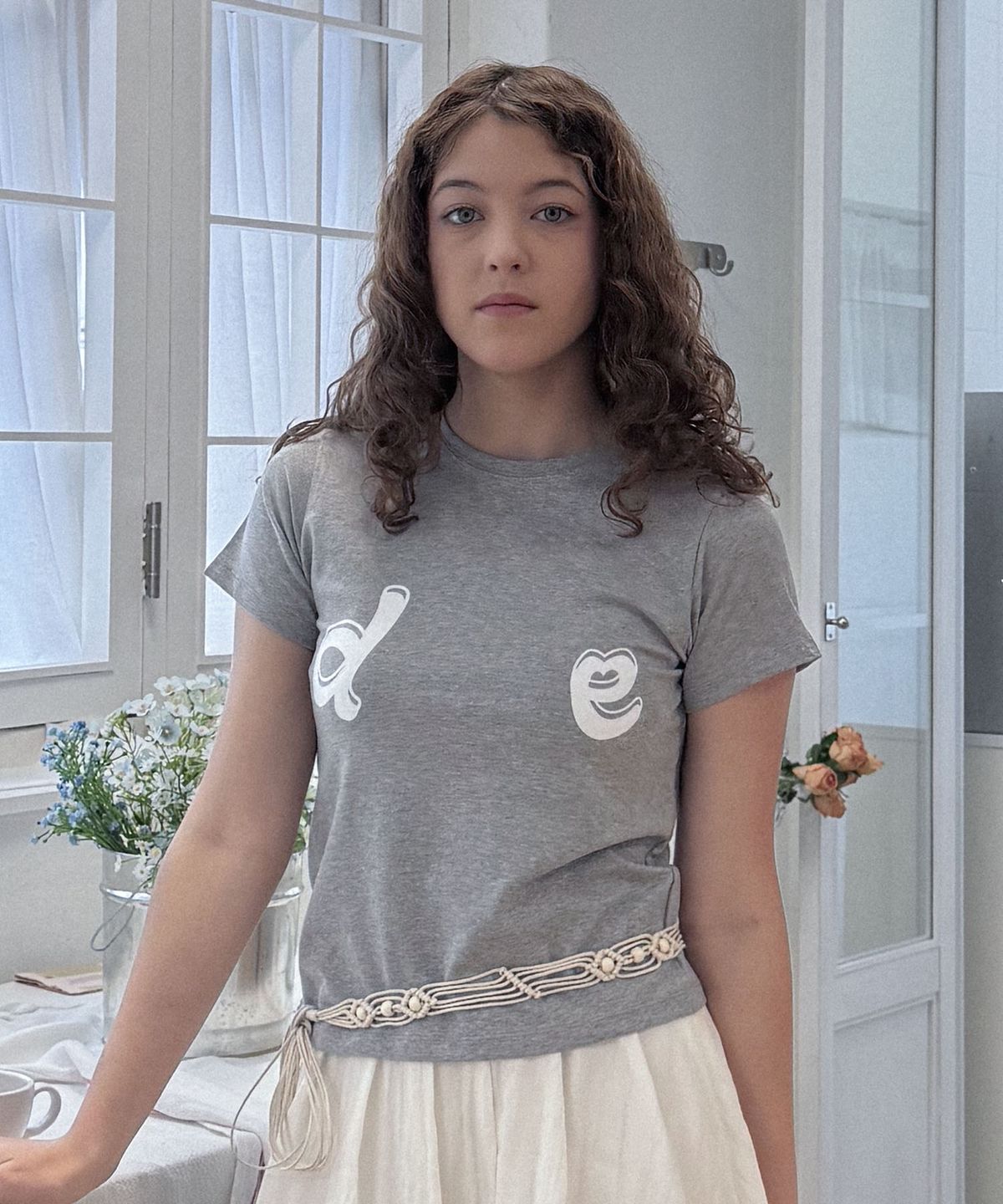 딜라이디(DELIDI) d e logo T-shirt (gray)