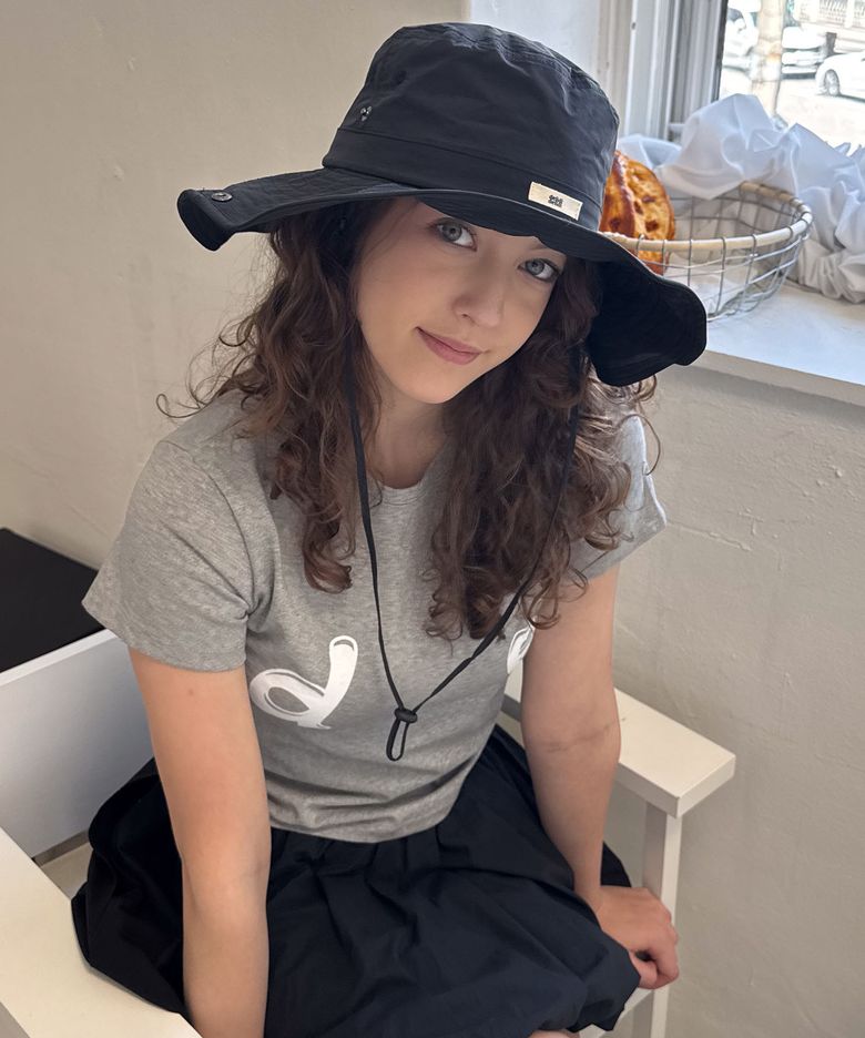 Floura bucket hat (black)