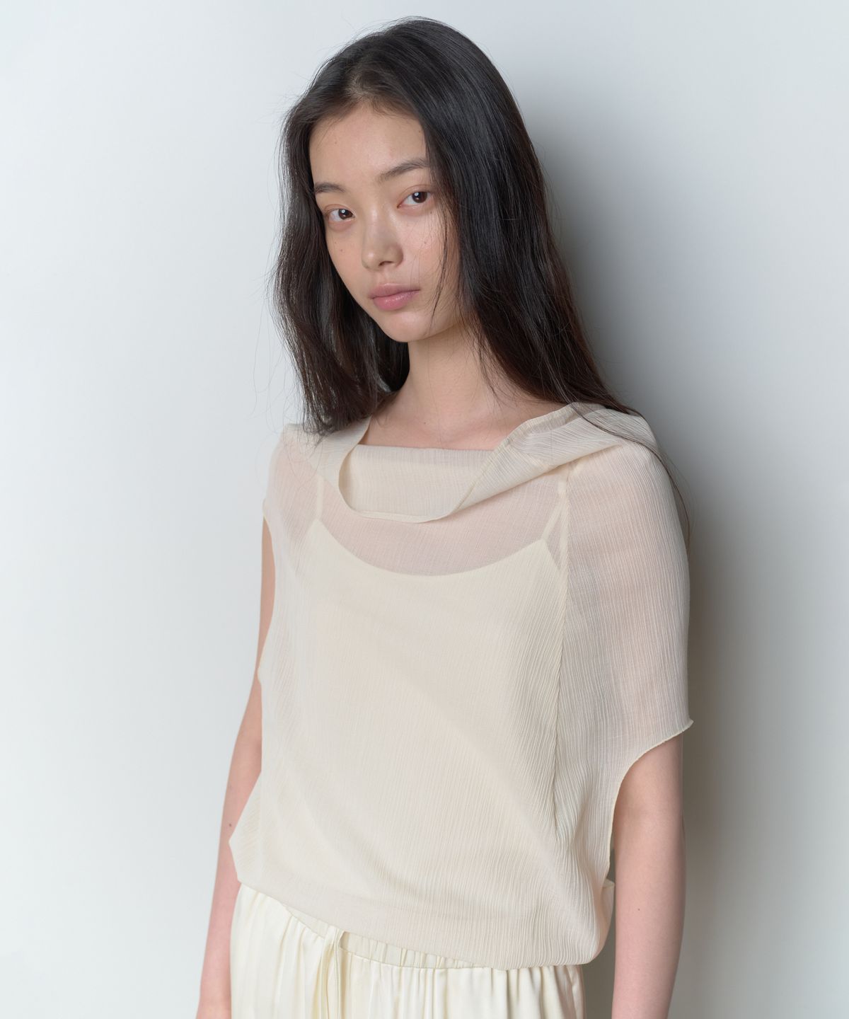 보프(VOEF) 루넬 시어 어시메트릭 탑 (크림)