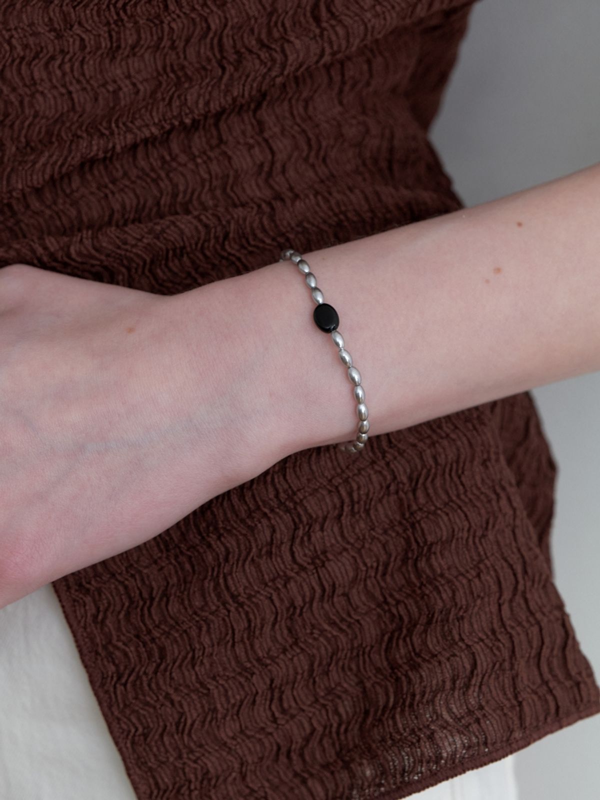 러브미몬스터(LOVE ME MONSTER) Chic Grey Pearl Gem Bracelet (L251MBC010)