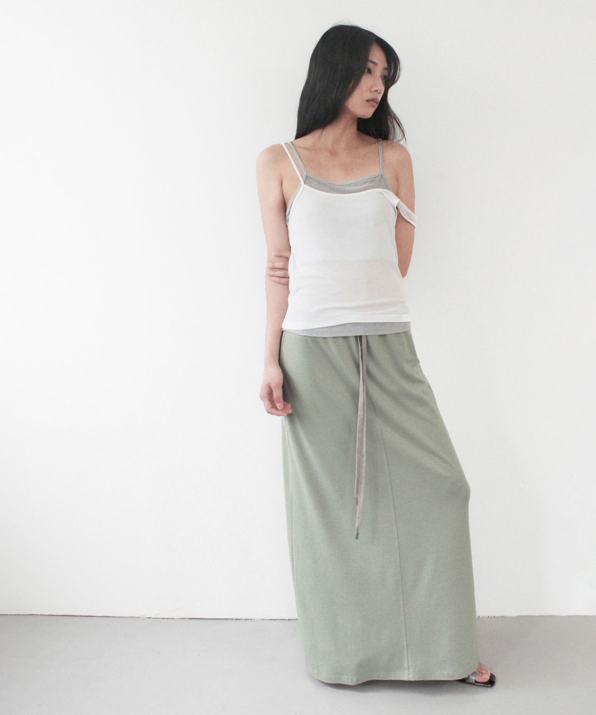 카셀(CACELE) DOUBLE LAYERED SLEEVELESS, WHITE MIX