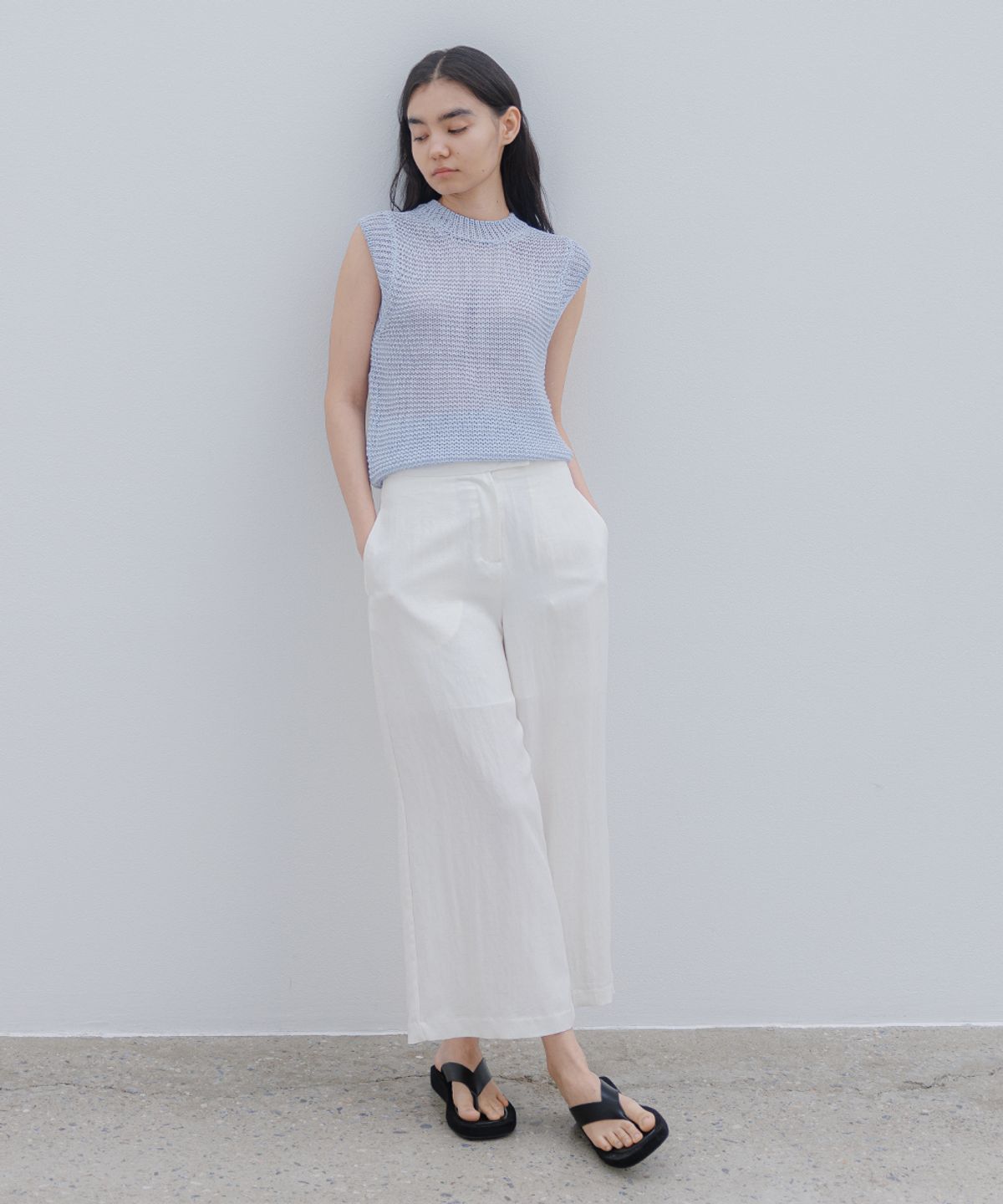 모헤(MOHAE) Tailored cropped trousers _ oat