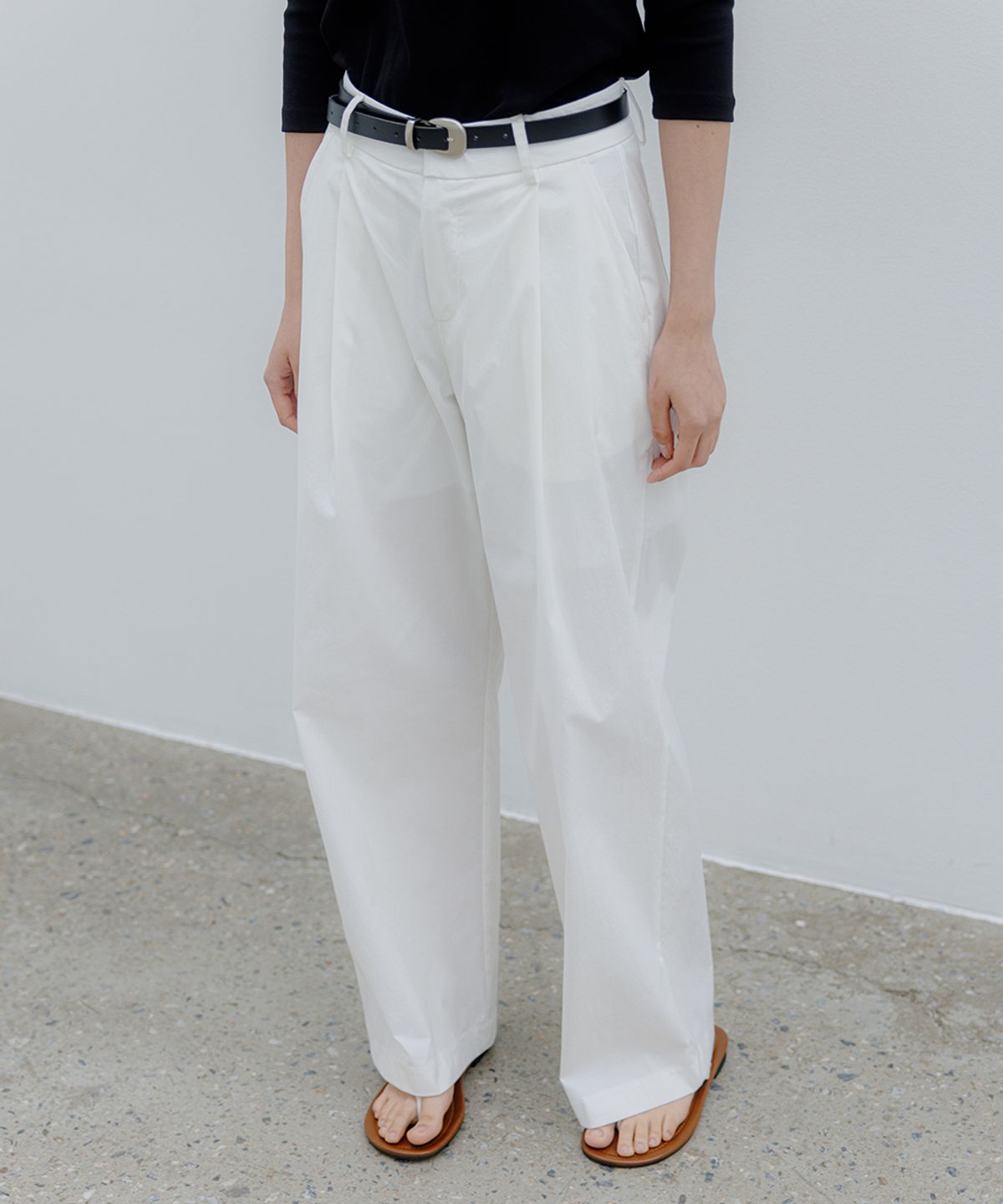 모헤(MOHAE) Crisp pintuck trousers _ white