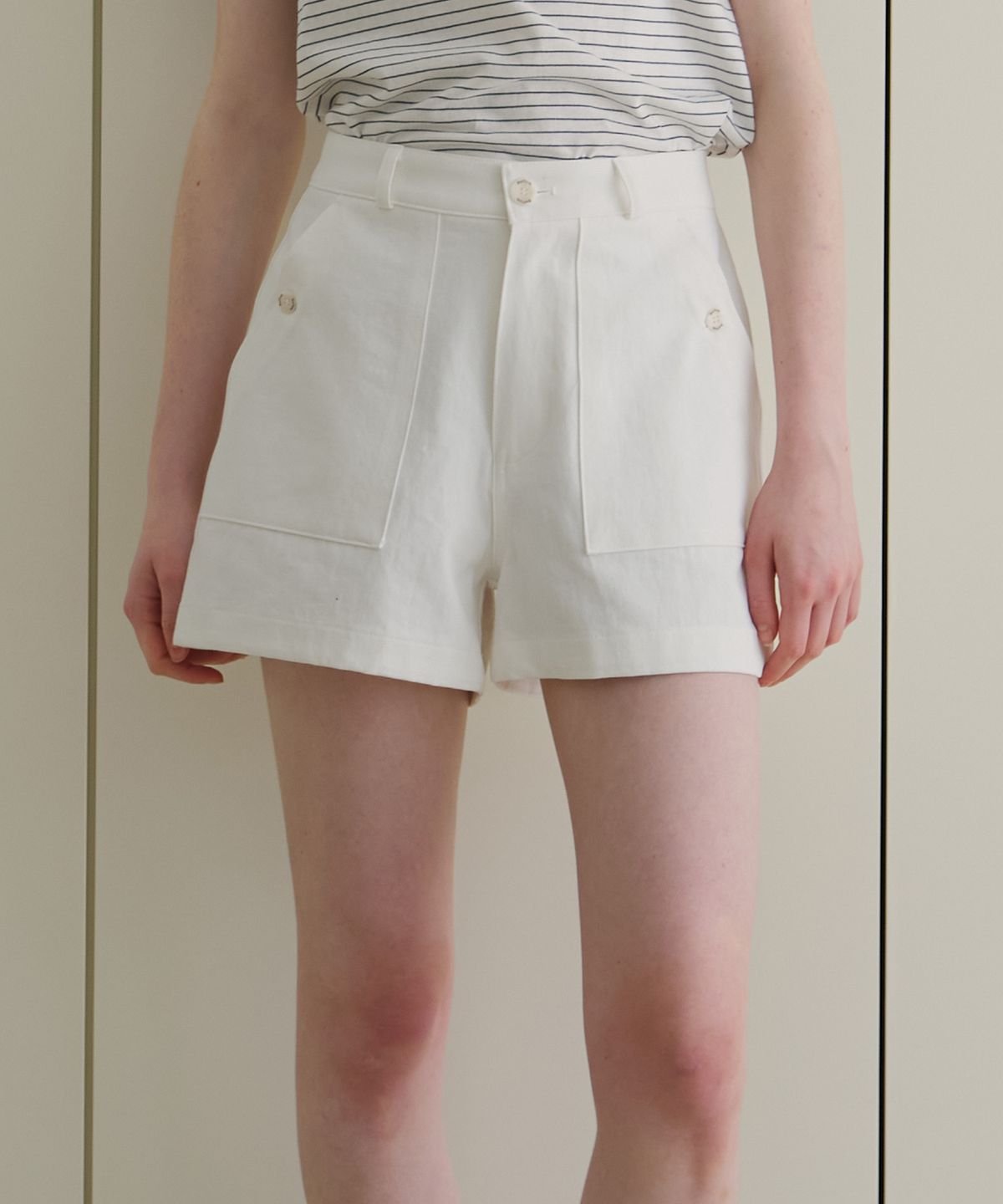 벗튼(BUT'TON) Pocket Button Shorts (Ivory)