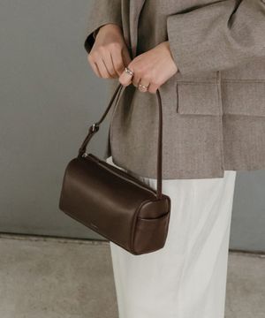 파운드 스퀘어 토트 크로스백