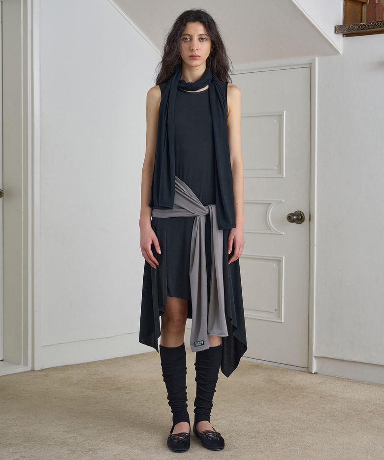 Unbalance Hool Dress / Black
