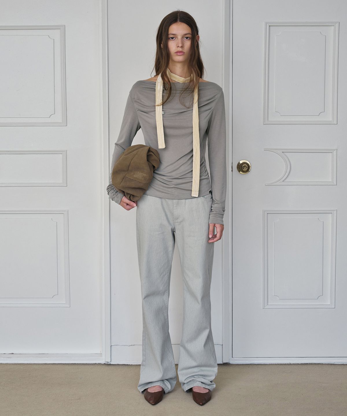시메트릭 퍼센트(SYMMETRICPERCENT) Straight-leg Color Jeans / Light Grey