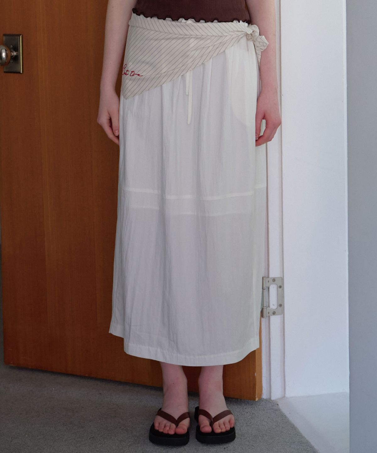 벗튼(BUT'TON) Banding Midi Skirt (Ivory)