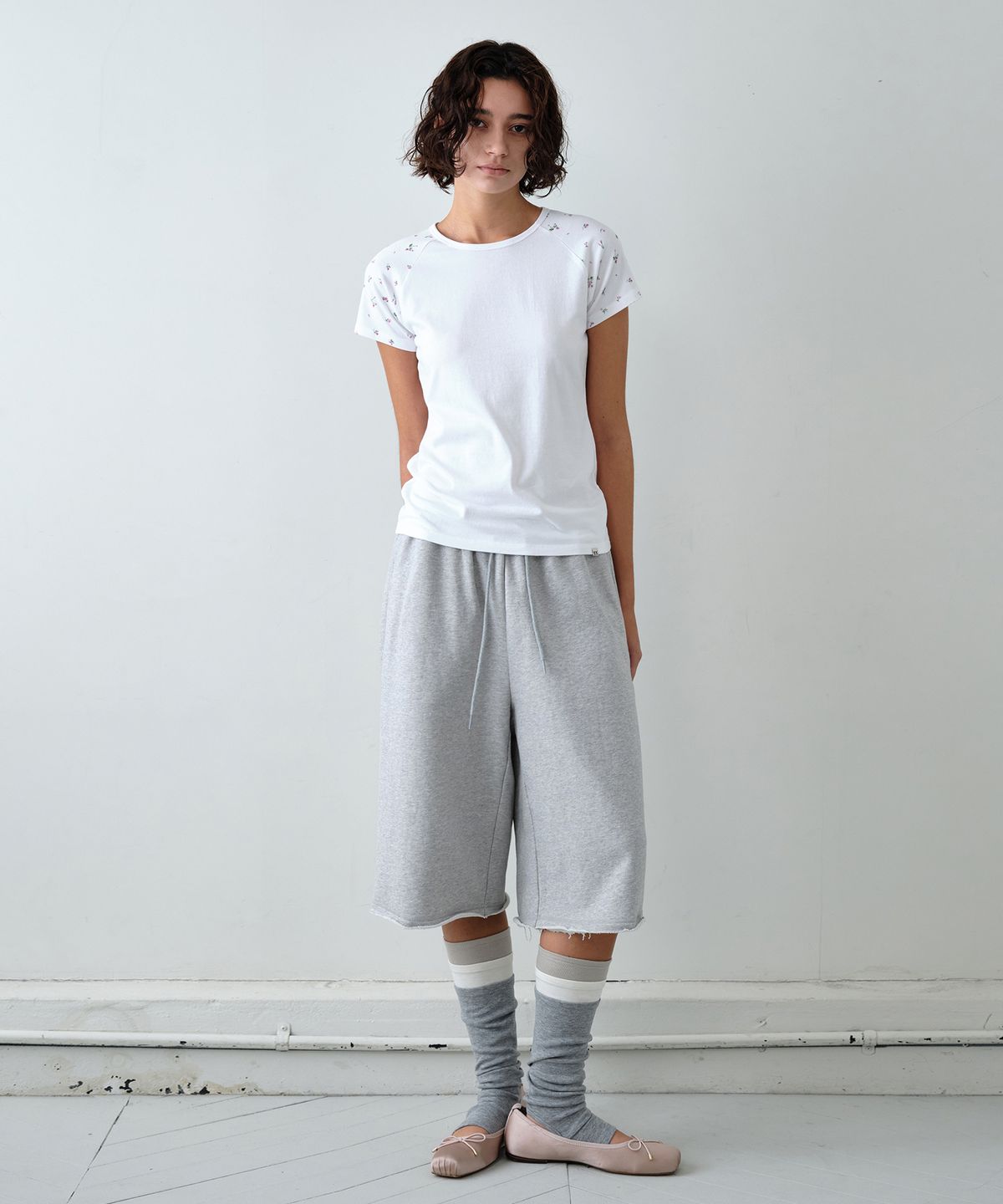 시메트릭 퍼센트(SYMMETRICPERCENT) Bermuda Sweat Pants / Melange Grey