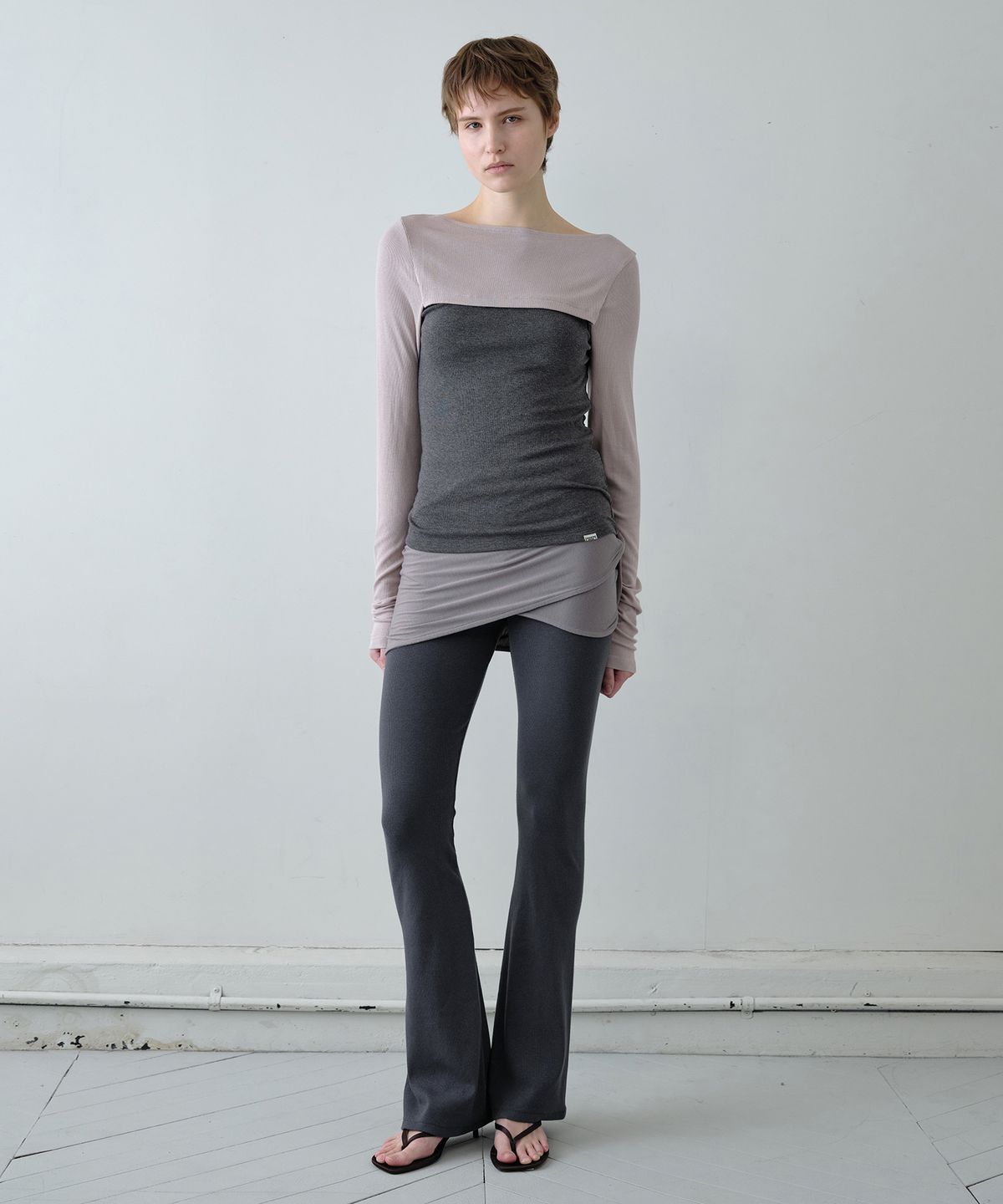 시메트릭 퍼센트(SYMMETRICPERCENT) Flare Cotton Modal Leggings / Charcoal