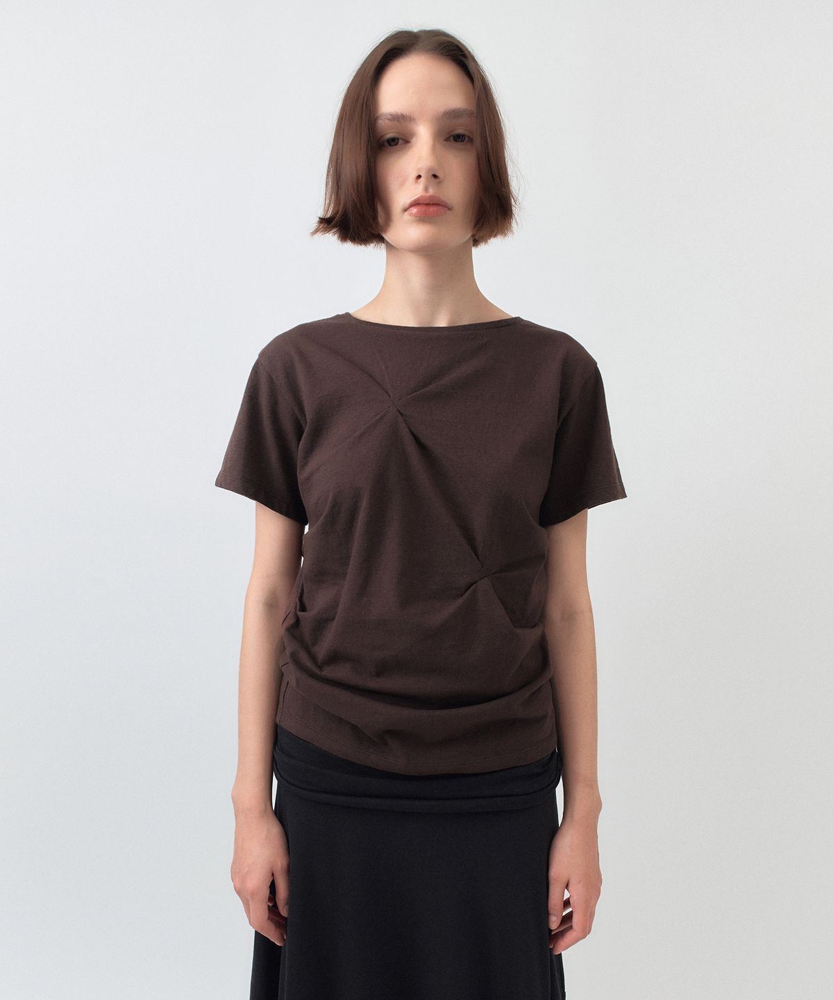 시메트릭 퍼센트(SYMMETRICPERCENT) Pinch Cotton T-shirt / Brown