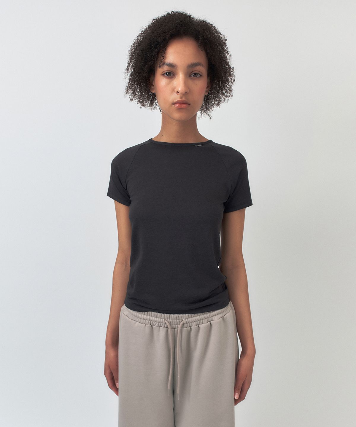 시메트릭 퍼센트(SYMMETRICPERCENT) Baby Logo T-shirt / Black