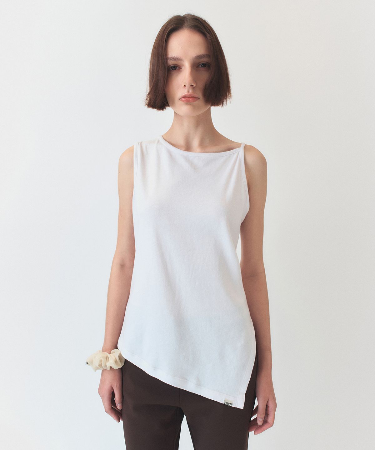 시메트릭 퍼센트(SYMMETRICPERCENT) Cotton Linen Unbalanced Top / White