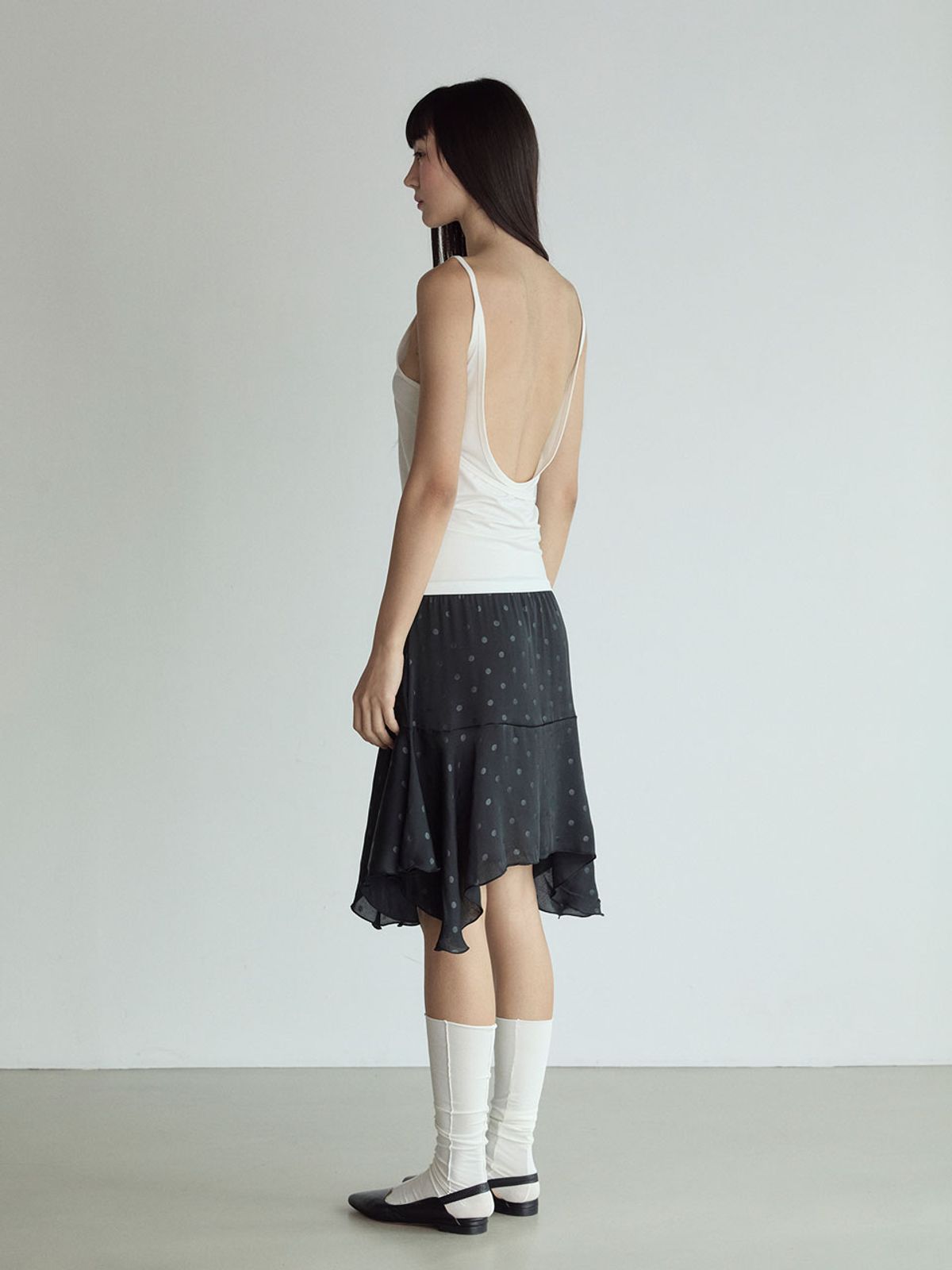 비수스(VISUS) Backless Strap Top_White