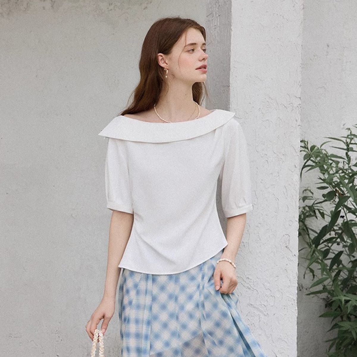 웬스데이딜라잇(WEDNESDAY DELIGHT) WD_Irregular one shoulder blouse