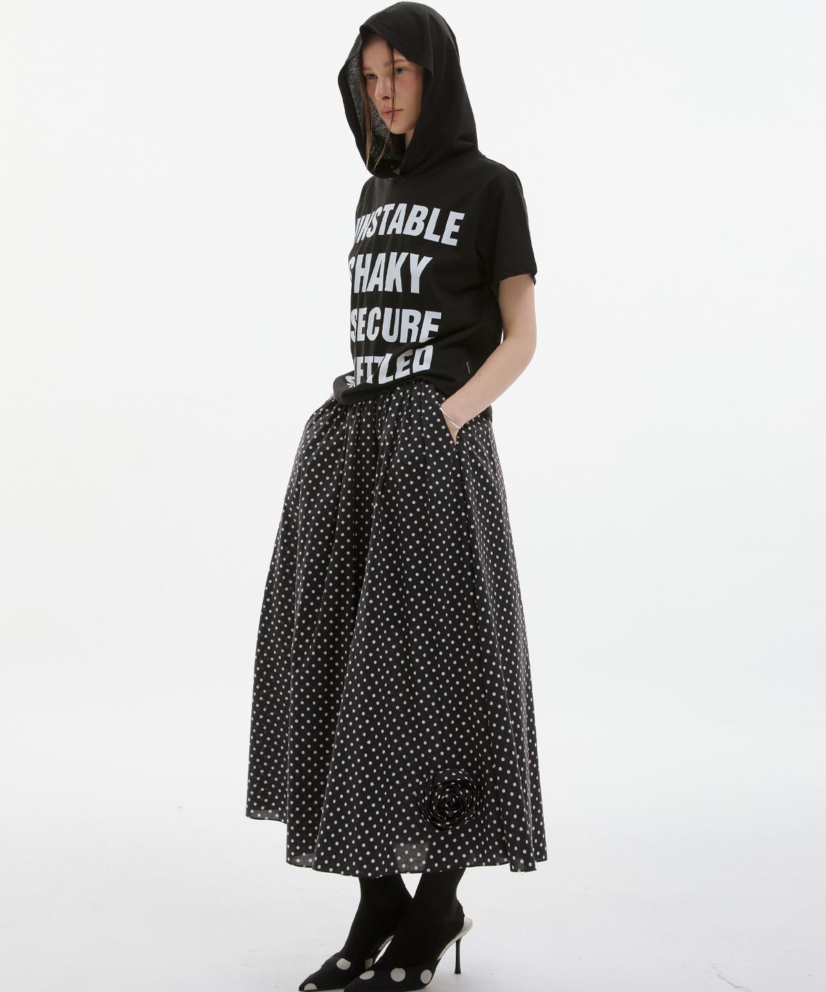 이에스씨 스튜디오(ESC STUDIO) maxi dot corsage skirt (black)