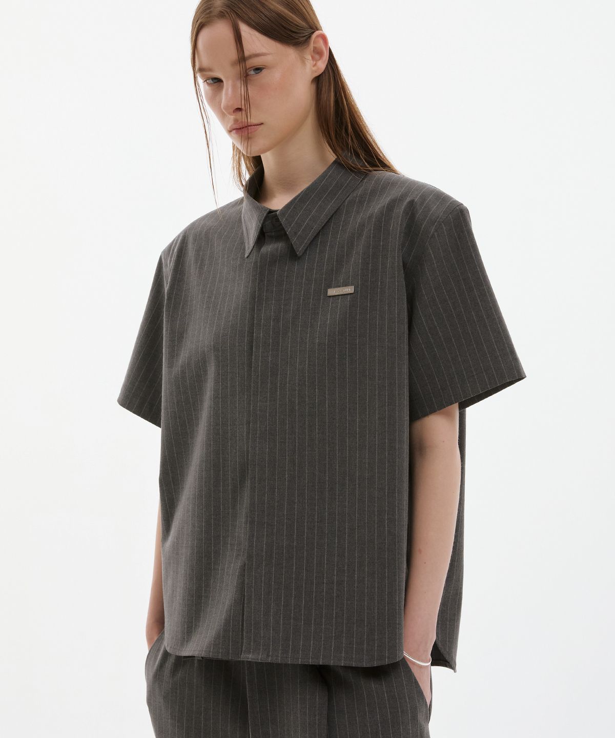 이에스씨 스튜디오(ESC STUDIO) neat shoulder pad shirt (grey)