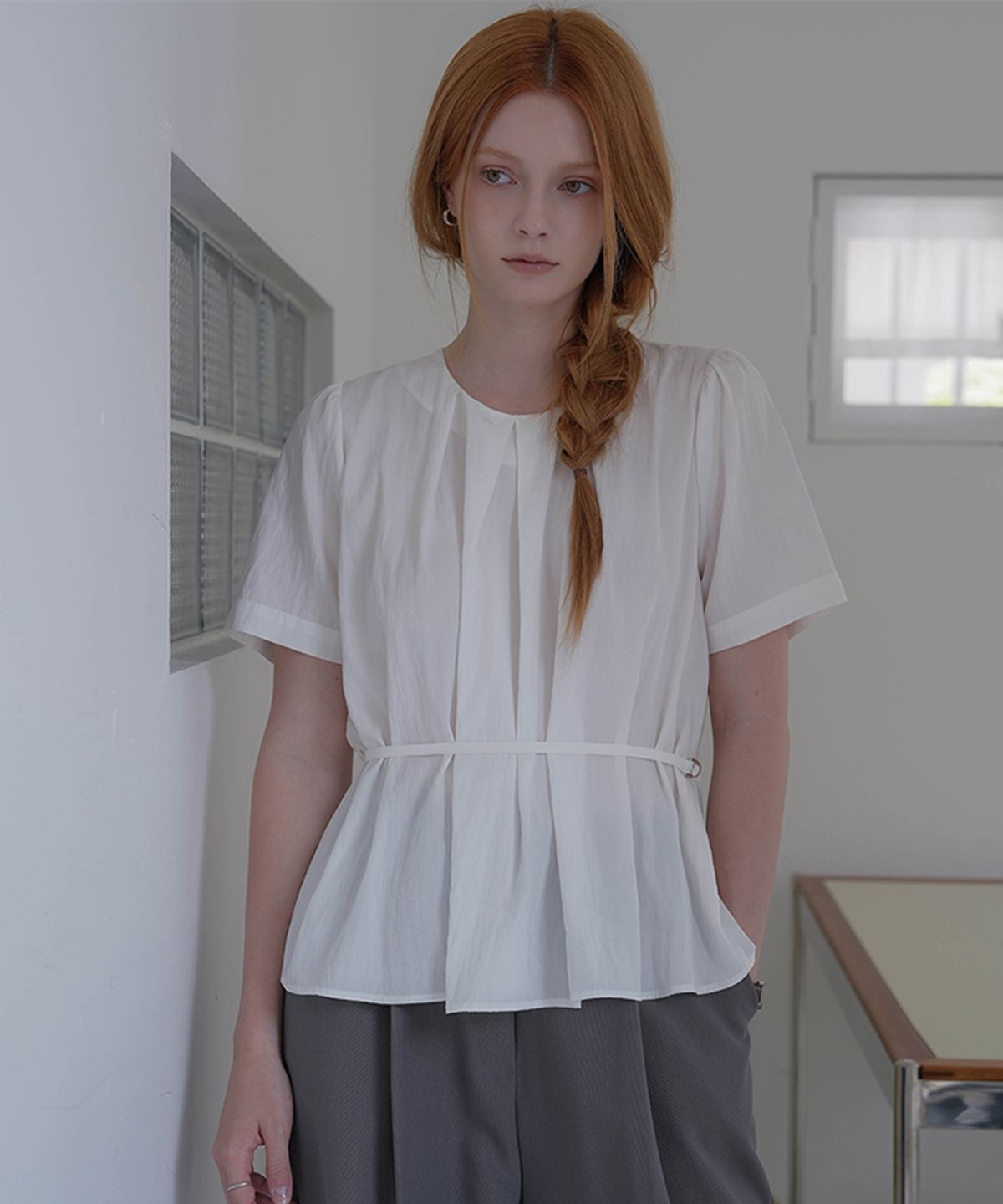 드헤베(DEHEVE) Jane Strap Blouse [Ivory]