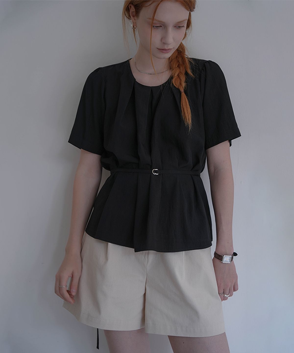 드헤베(DEHEVE) Jane Strap Blouse [Black]