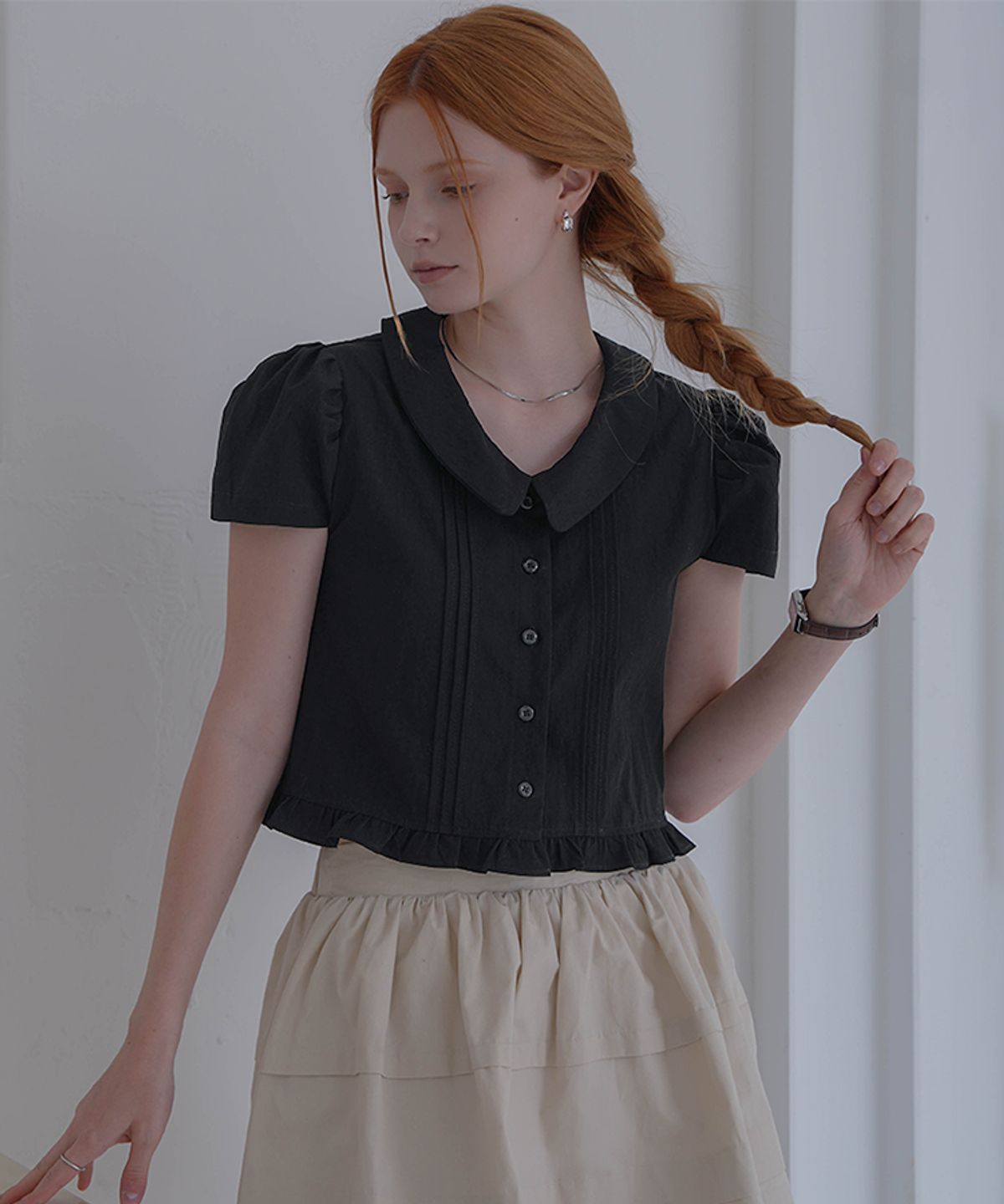드헤베(DEHEVE) Mini Ruffle Crop Blouse [Black]