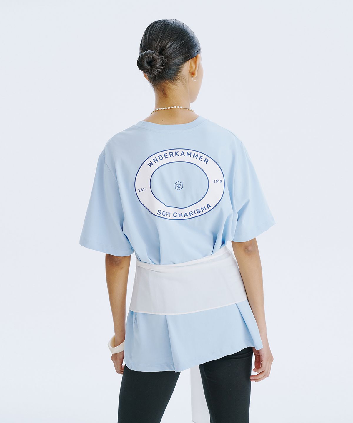 분더캄머(WNDERKAMMER) Round Graphic T_Light Blue