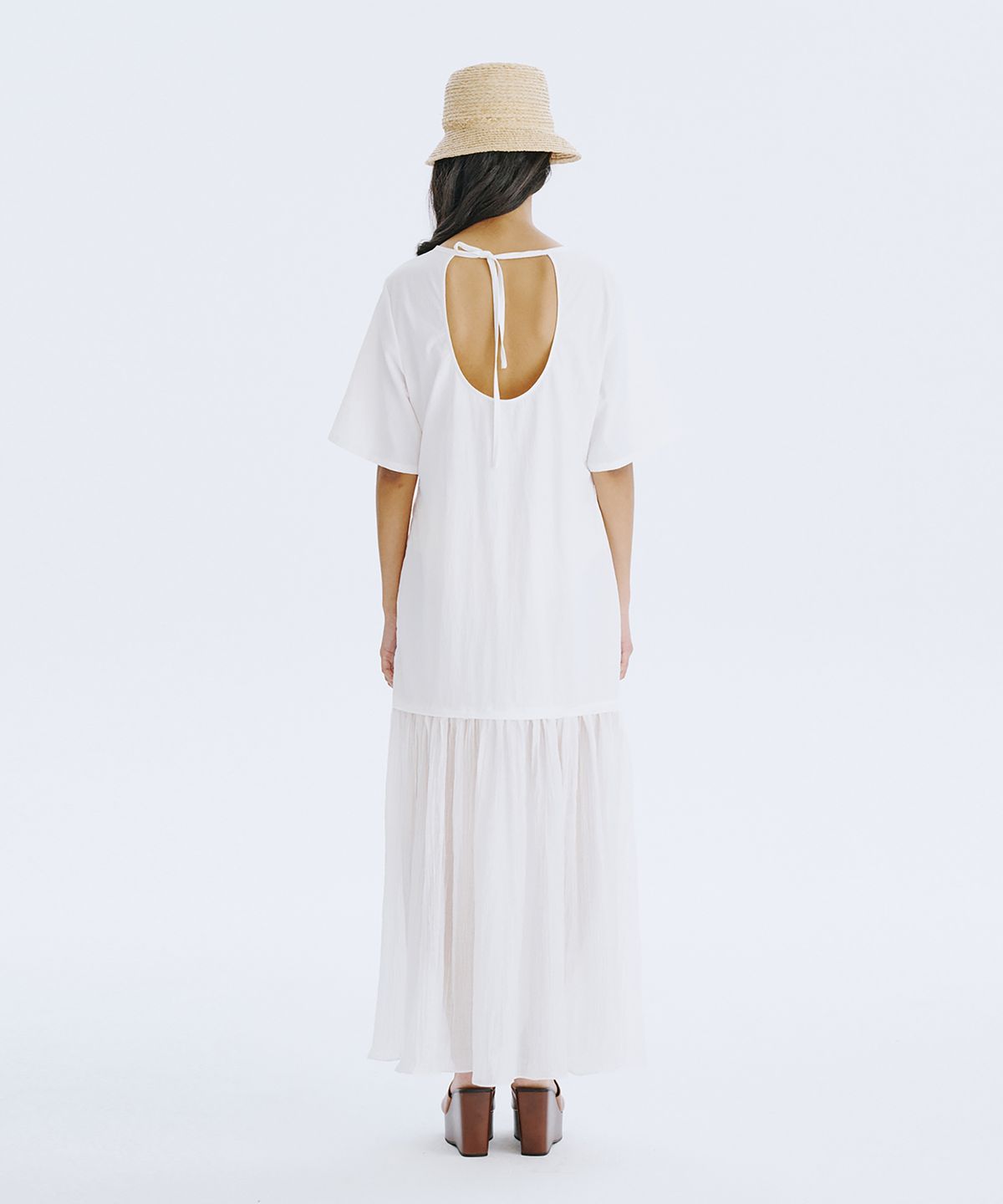 분더캄머(WNDERKAMMER) Bare Back Shirring Dress_White