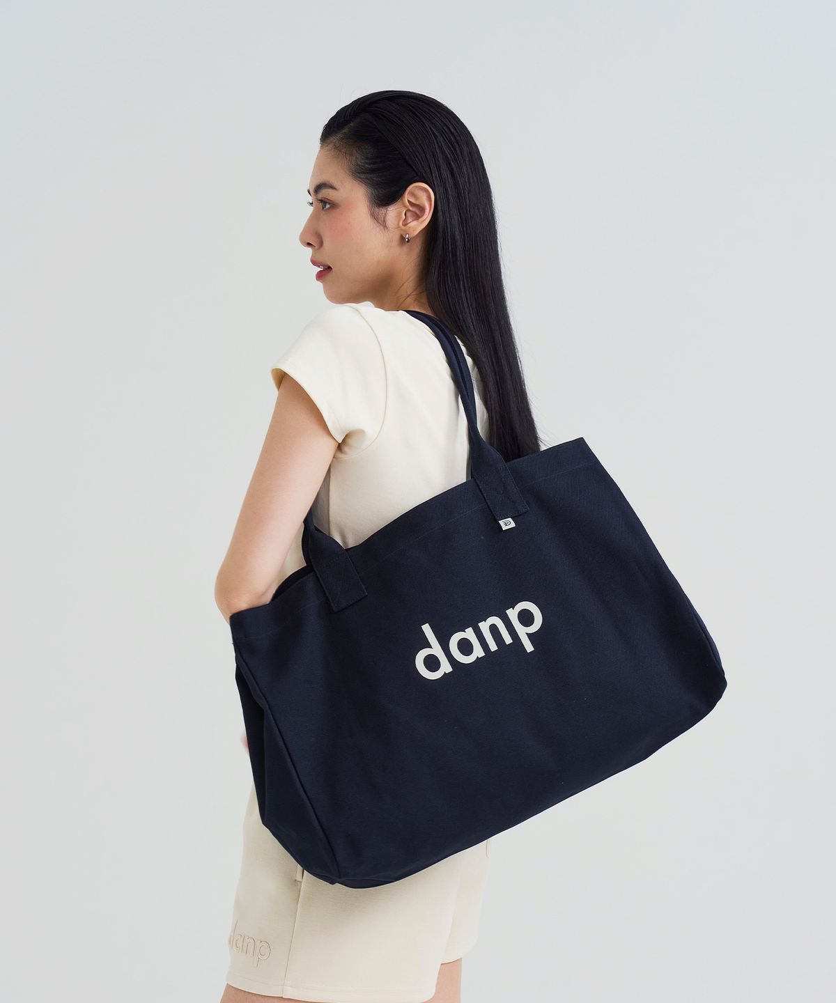 댄프(DANP) 클럽 댄프 빅 숄더백