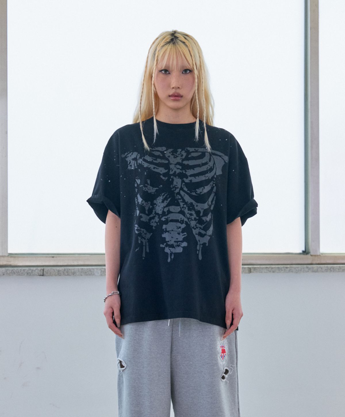 런던파퓸스 아카이브(LONDON PARFUMS ARCHIVE) SKEL-DROP T-SHIRT BLACK
