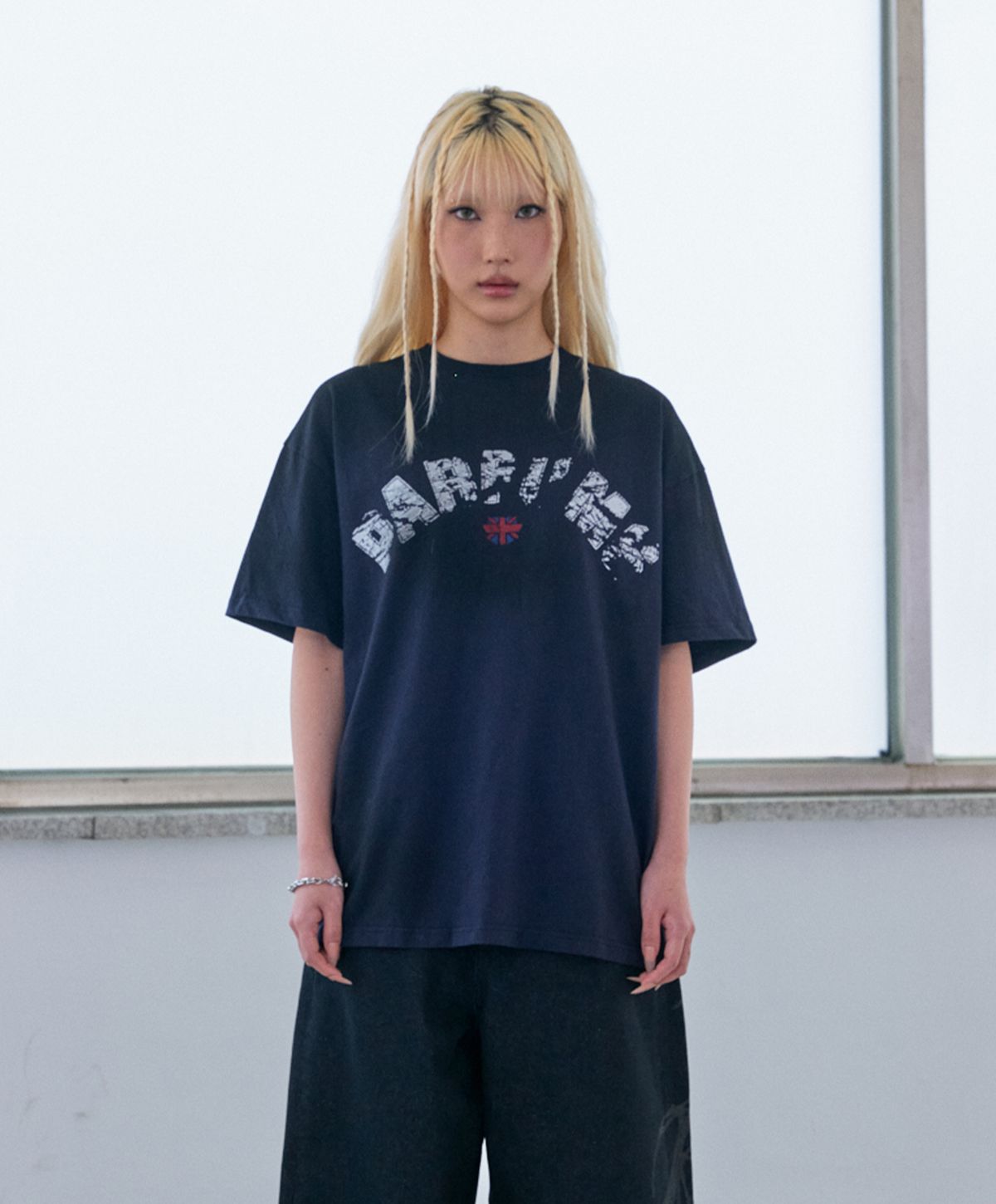 런던파퓸스 아카이브(LONDON PARFUMS ARCHIVE) DIRTY WASHING PARFUMS T-SHIRT NAVY