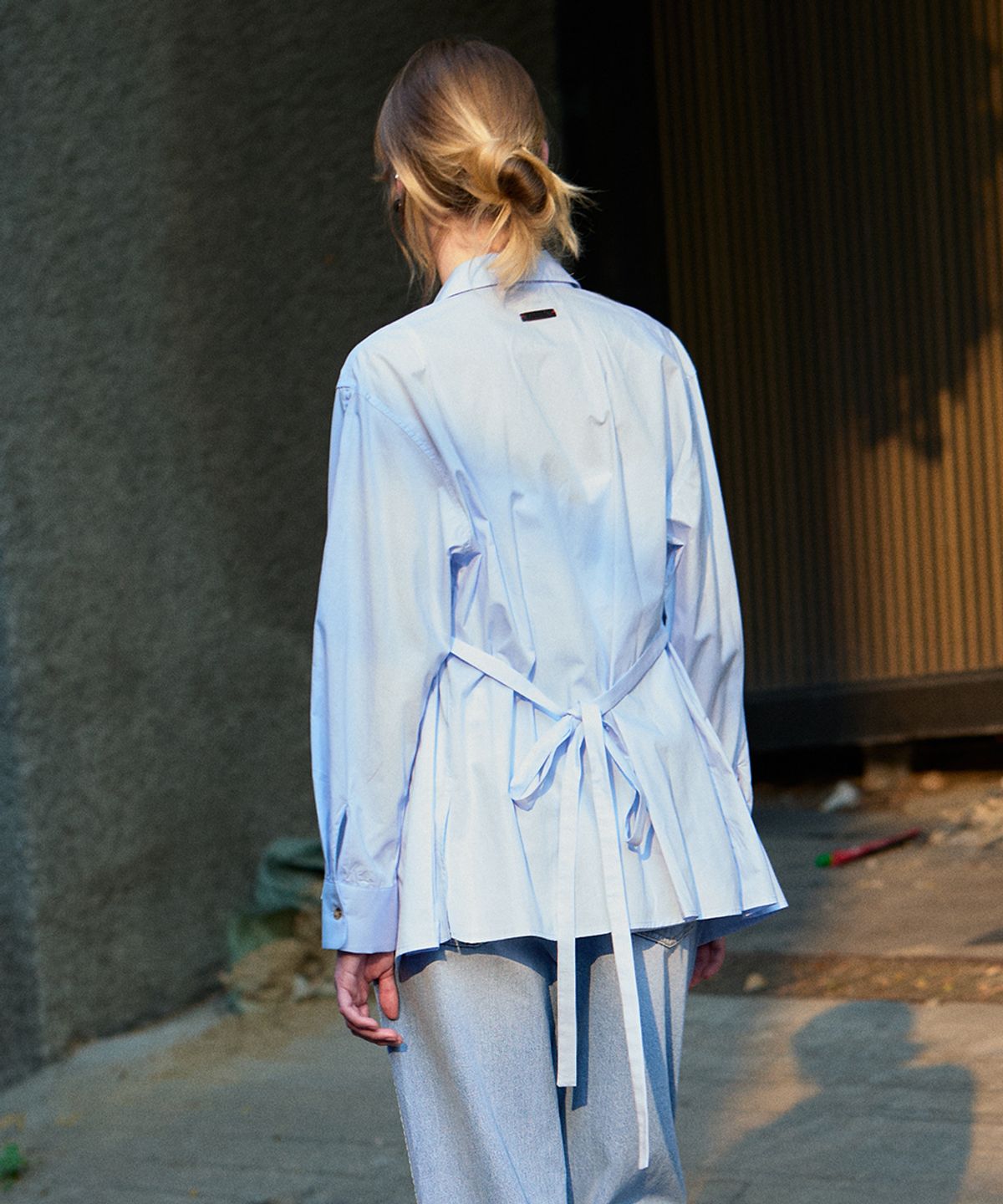 코케트(COQUET) Sheer Layered Belted Shirt Light Sky Blue