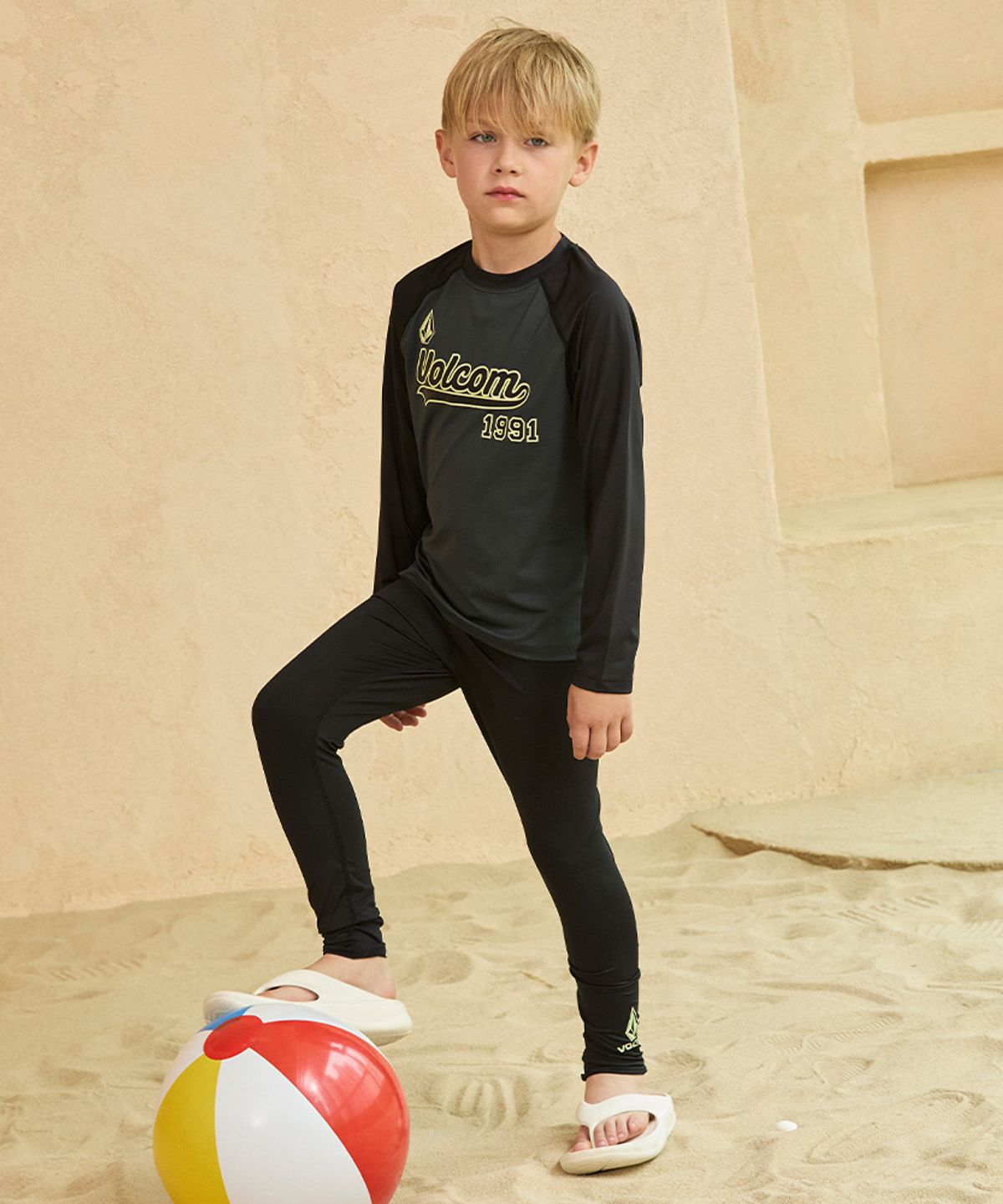 볼컴 키즈(VOLCOM KIDS) 볼컴 바시티 래쉬가드 셋업 D5M032