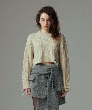 Cable destroyed crop knit