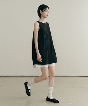 배색 포인트 슬리브리스 미니 원피스 블랙