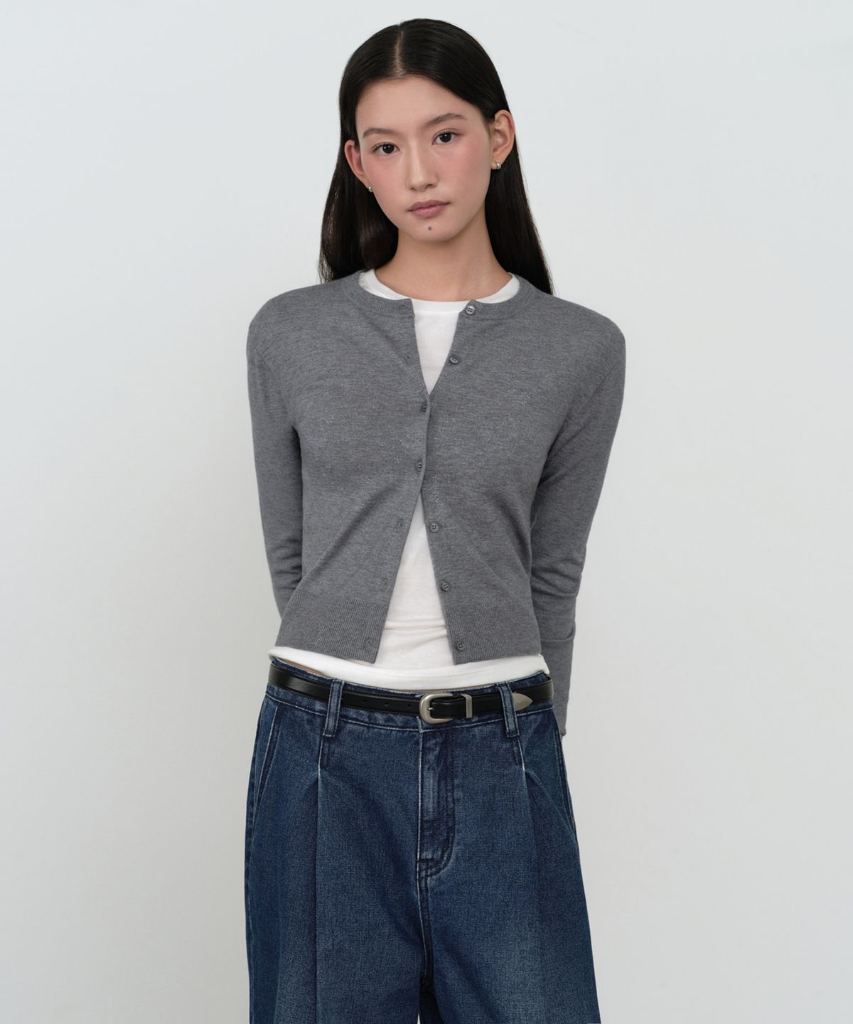 무신사 스탠다드 우먼(MUSINSA STANDARD WOMAN) 우먼즈 에센셜 슬림 라운드 넥 가디건 [미디엄 그레이]
