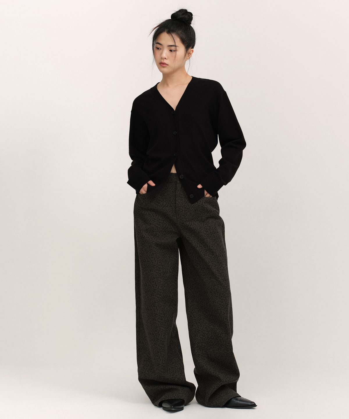 무신사 스탠다드 우먼(MUSINSA STANDARD WOMAN) 우먼즈 에센셜 릴렉스드 가디건 [블랙]