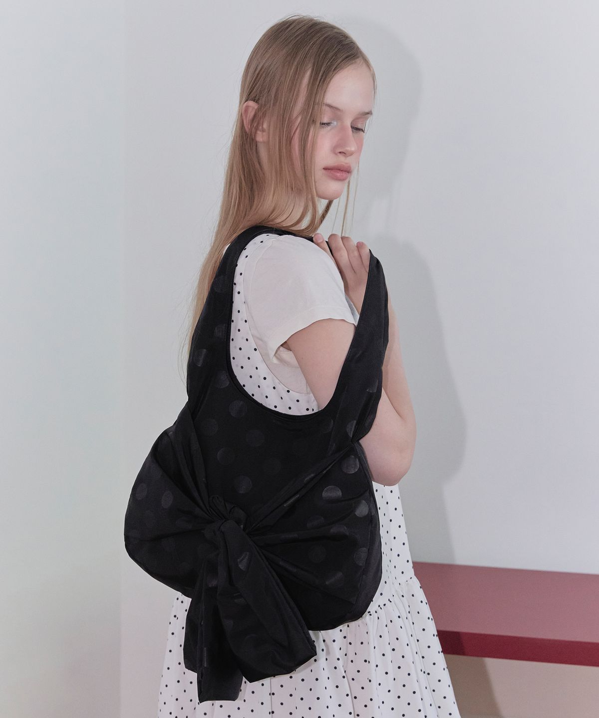 마가린핑거스(MARGARIN FINGERS) RIBBON STRAP HOBO BAG (BLACK)