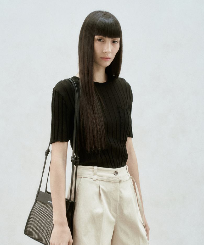 HALF SLEEVE RIBBED TOP BLACK