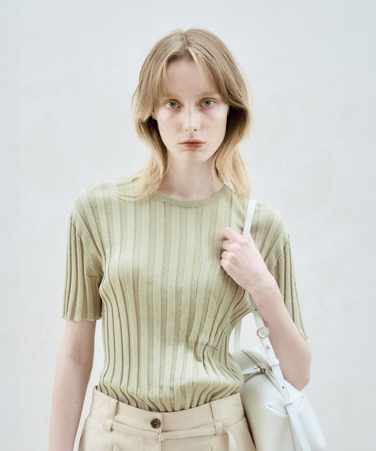 리이(RE RHEE) HALF SLEEVE RIBBED TOP AVOCADO