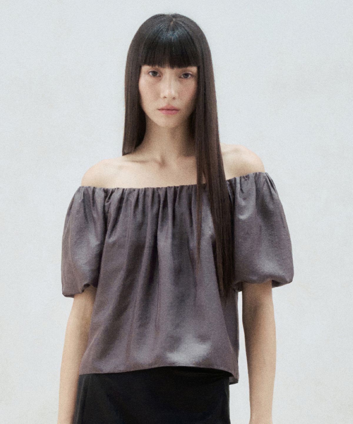 리이(RE RHEE) OFF SHOULDER PUFF SLEEVE BLOUSE COCOA BROWN