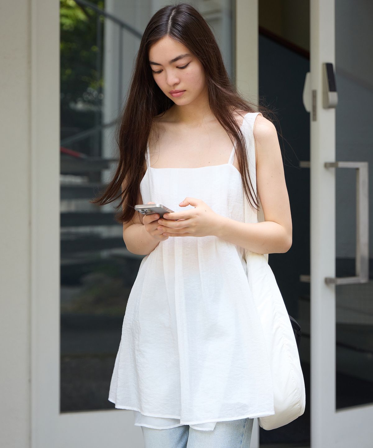 르바(LEVAR) Double Strap Pleats Blouse - Off White