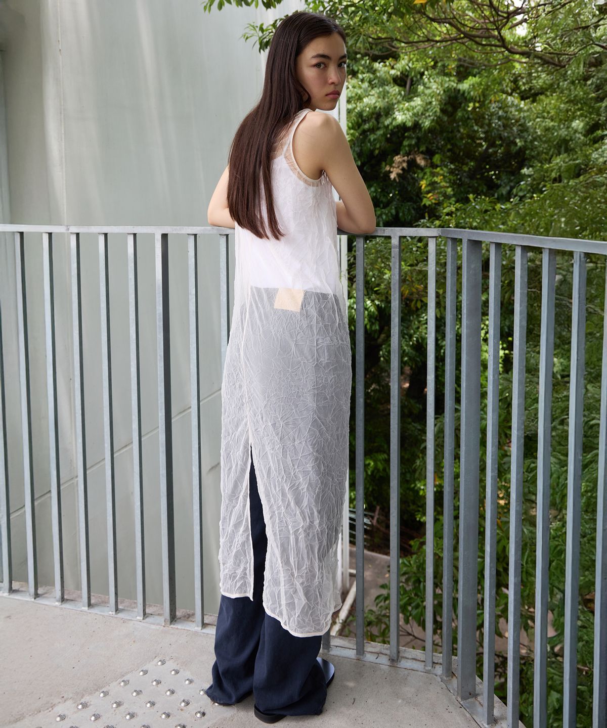르바(LEVAR) Crease Mesh Layered Dress - Soft Peach