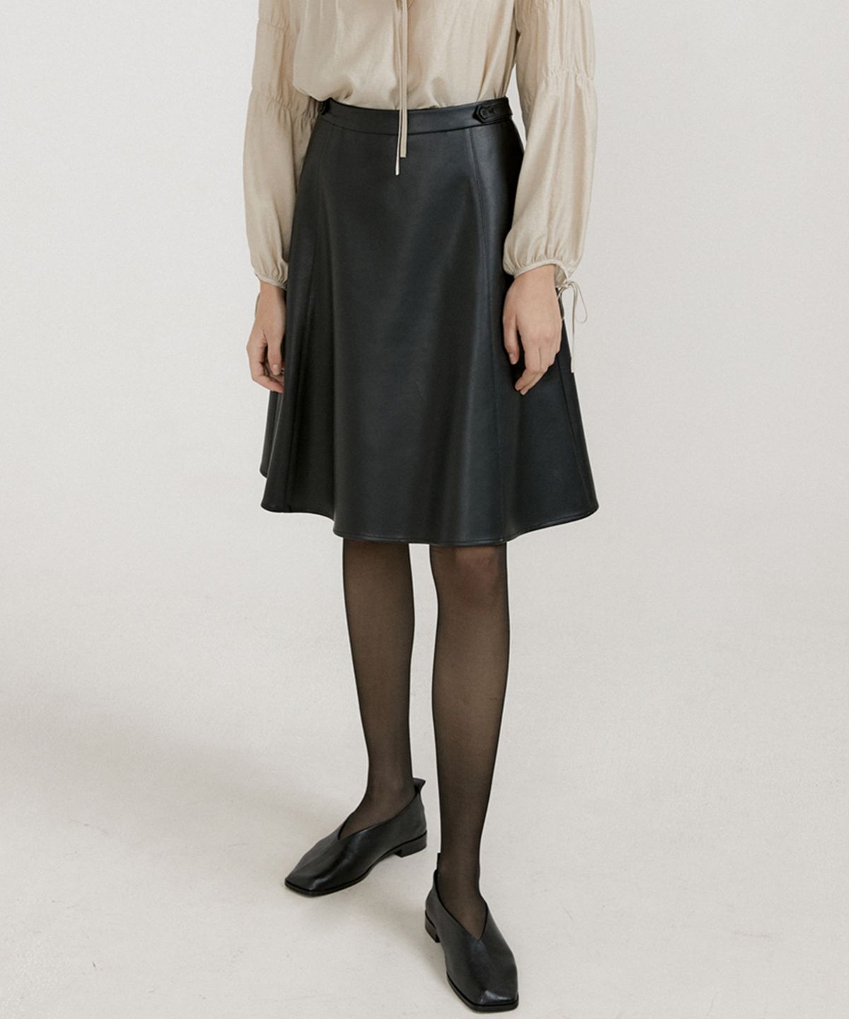 오떼뜨(OCTETTE) LEATHER FLARE SK_BLACK