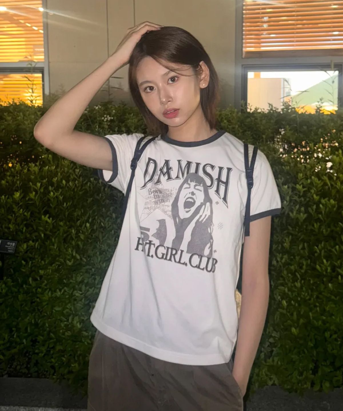 다미쉬(DAMISH) 핫 걸 클럽 링거 티셔츠_차콜